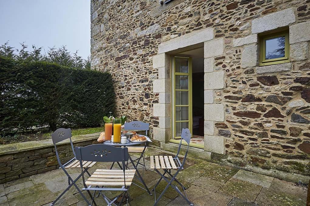 Gite La Terrasse - Manoir Le Plessix Madeuc Corseul Zewnętrze zdjęcie
